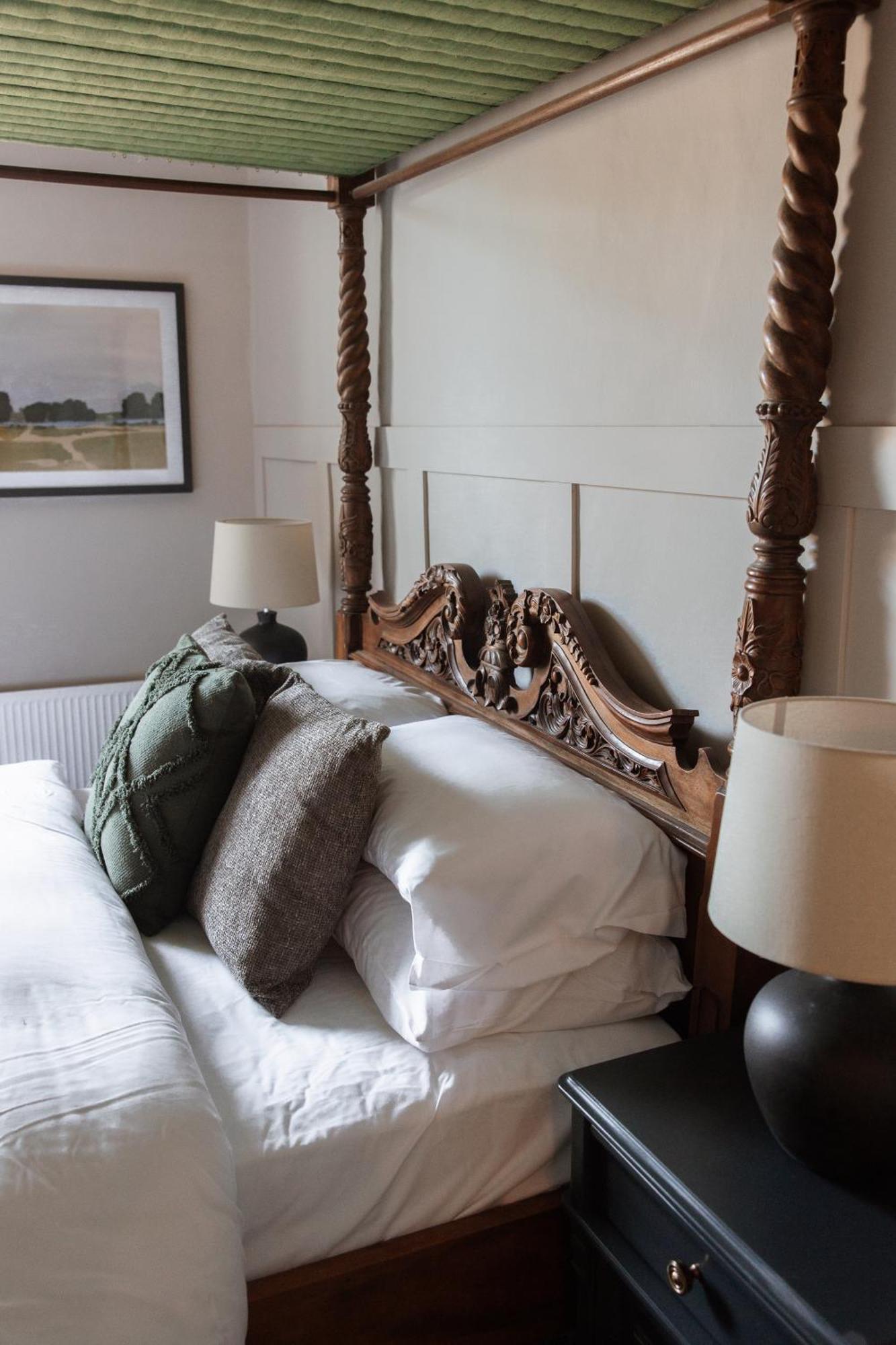 The Raven Hotel At Much Wenlock By Purestay Extérieur photo