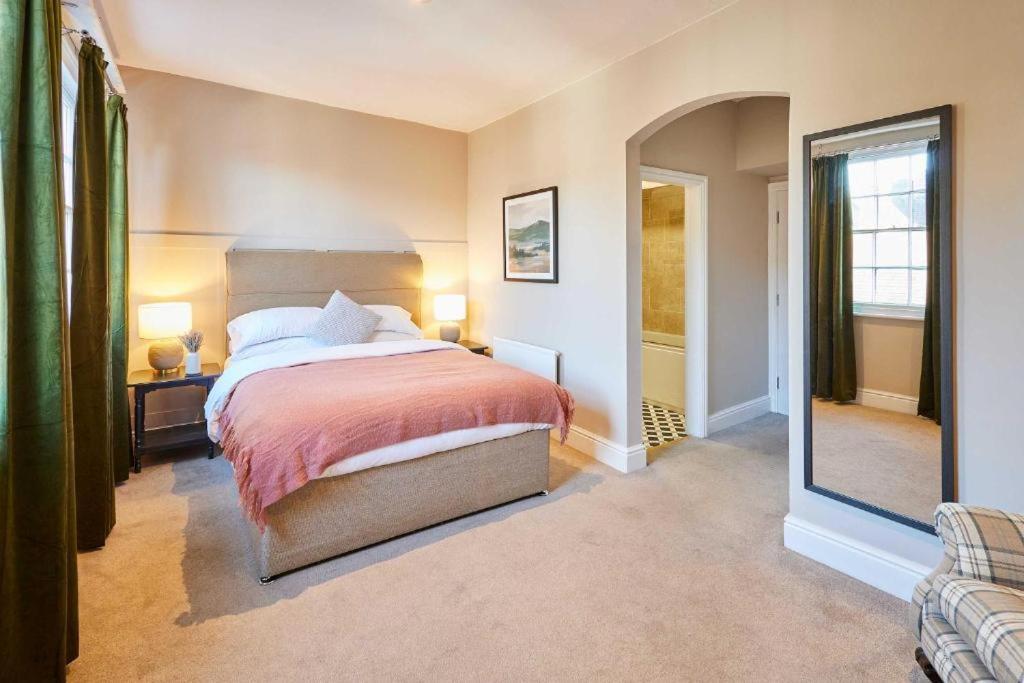The Raven Hotel At Much Wenlock By Purestay Extérieur photo