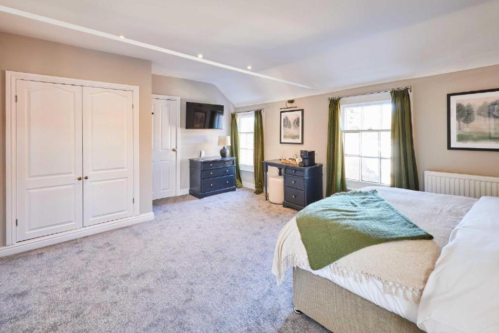 The Raven Hotel At Much Wenlock By Purestay Extérieur photo